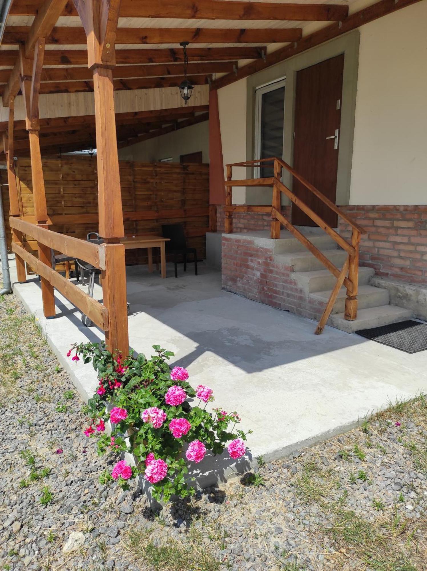 Stadnina Koni Tarka Zwierzyniec Exterior foto