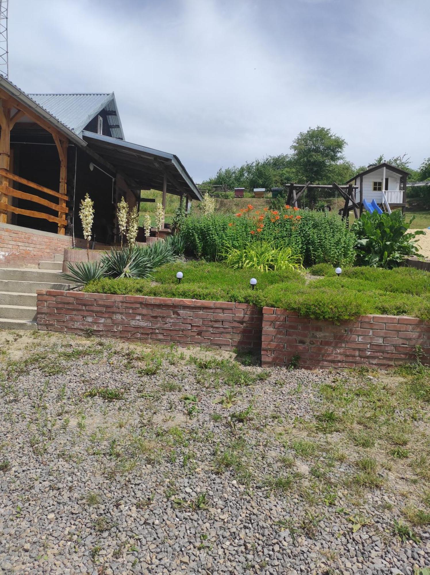 Stadnina Koni Tarka Zwierzyniec Exterior foto